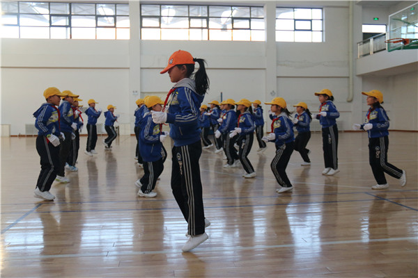 体操广播简讯小学生怎么写_小学生广播体操简讯_体操广播简讯小学生视频