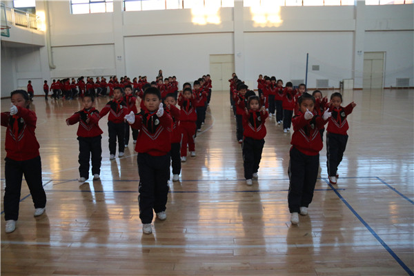 小学生广播体操简讯_体操广播简讯小学生怎么写_体操广播简讯小学生视频