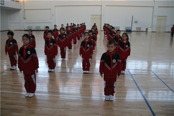 体操广播简讯小学生怎么写_小学生广播体操简讯_体操广播简讯小学生视频